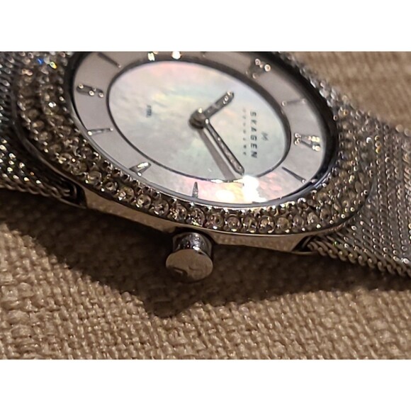 Vintage Skagen Denmark Wristwatch Diamond Silver Women Needs New Band & BATTERY main image 4